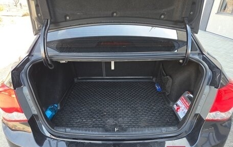 Chevrolet Cruze II, 2010 год, 700 000 рублей, 10 фотография