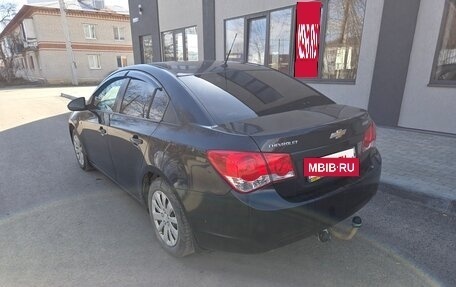 Chevrolet Cruze II, 2010 год, 700 000 рублей, 7 фотография