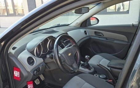 Chevrolet Cruze II, 2010 год, 700 000 рублей, 11 фотография