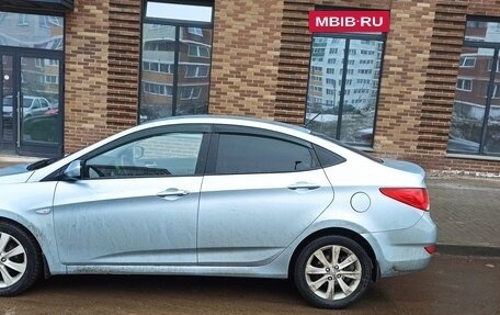 Hyundai Solaris II рестайлинг, 2012 год, 690 000 рублей, 3 фотография