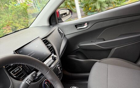 Hyundai Solaris II рестайлинг, 2022 год, 2 200 000 рублей, 9 фотография