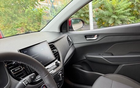 Hyundai Solaris II рестайлинг, 2022 год, 2 200 000 рублей, 11 фотография