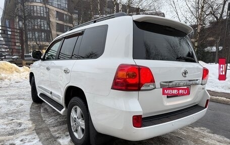 Toyota Land Cruiser 200, 2013 год, 3 790 000 рублей, 3 фотография