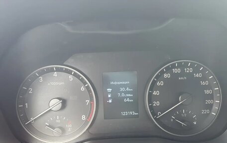 Hyundai Solaris II рестайлинг, 2017 год, 1 290 000 рублей, 3 фотография