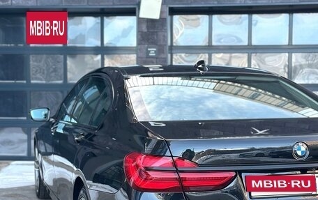 BMW 7 серия, 2017 год, 3 890 000 рублей, 9 фотография