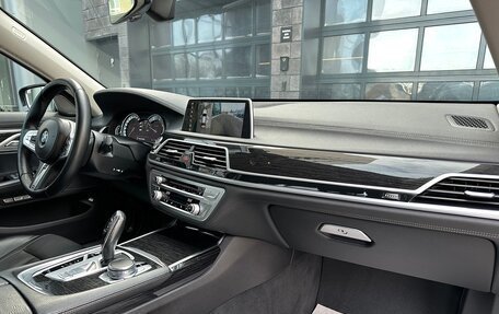 BMW 7 серия, 2017 год, 3 890 000 рублей, 33 фотография