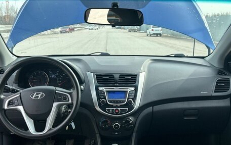 Hyundai Solaris II рестайлинг, 2011 год, 670 000 рублей, 5 фотография