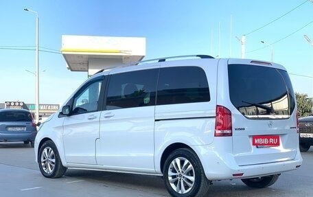 Mercedes-Benz V-Класс, 2015 год, 3 140 000 рублей, 4 фотография