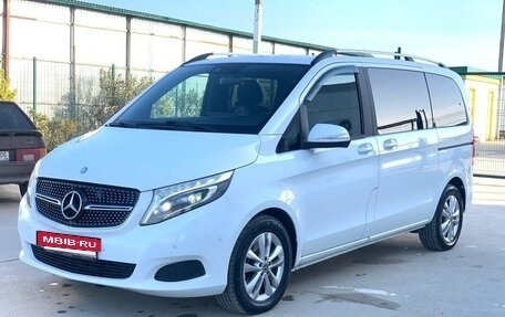 Mercedes-Benz V-Класс, 2015 год, 3 140 000 рублей, 2 фотография