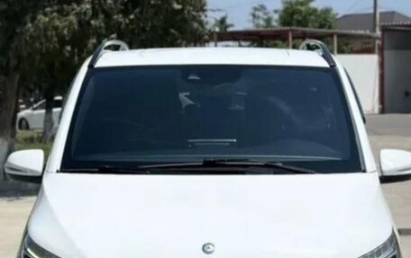 Mercedes-Benz V-Класс, 2015 год, 3 140 000 рублей, 24 фотография