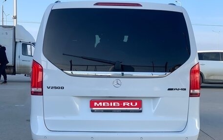 Mercedes-Benz V-Класс, 2015 год, 3 140 000 рублей, 16 фотография