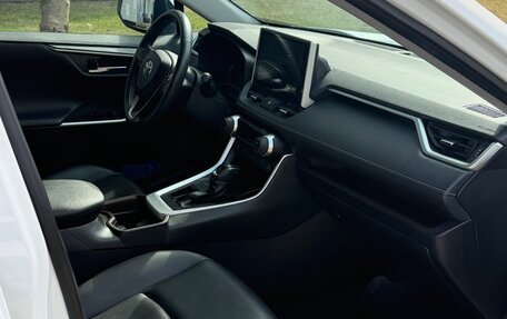 Toyota RAV4, 2022 год, 3 190 000 рублей, 7 фотография