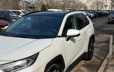 Toyota RAV4, 2022 год, 3 190 000 рублей, 3 фотография