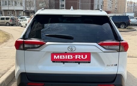 Toyota RAV4, 2022 год, 3 190 000 рублей, 4 фотография