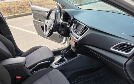 Hyundai Solaris II рестайлинг, 2017 год, 1 120 000 рублей, 10 фотография