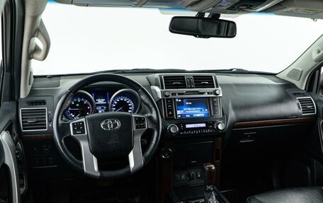 Toyota Land Cruiser Prado 150 рестайлинг 2, 2017 год, 4 357 077 рублей, 6 фотография