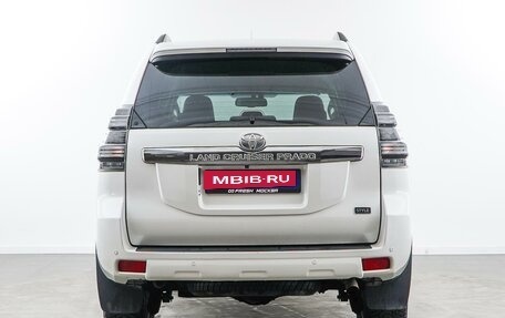 Toyota Land Cruiser Prado 150 рестайлинг 2, 2017 год, 4 357 077 рублей, 4 фотография