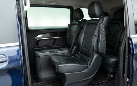 Mercedes-Benz V-Класс, 2017 год, 3 497 077 рублей, 10 фотография