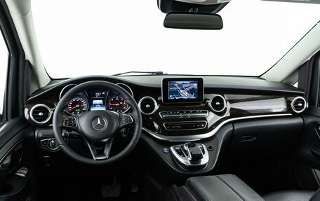 Mercedes-Benz V-Класс, 2017 год, 3 497 077 рублей, 6 фотография