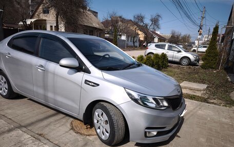 KIA Rio III рестайлинг, 2015 год, 950 000 рублей, 2 фотография