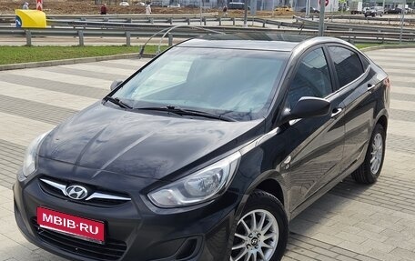 Hyundai Solaris II рестайлинг, 2011 год, 700 000 рублей, 1 фотография