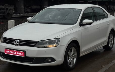 Volkswagen Jetta VI, 2012 год, 1 099 000 рублей, 1 фотография