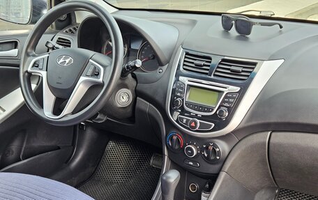 Hyundai Solaris II рестайлинг, 2011 год, 700 000 рублей, 8 фотография