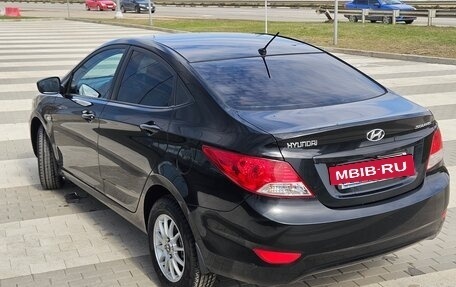 Hyundai Solaris II рестайлинг, 2011 год, 700 000 рублей, 4 фотография