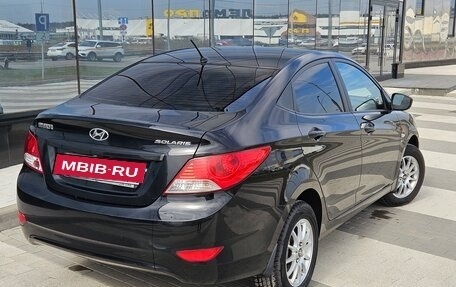 Hyundai Solaris II рестайлинг, 2011 год, 700 000 рублей, 5 фотография