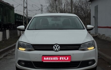 Volkswagen Jetta VI, 2012 год, 1 099 000 рублей, 5 фотография