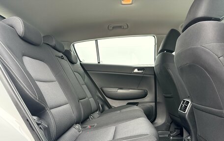 KIA Sportage IV рестайлинг, 2019 год, 2 360 000 рублей, 18 фотография