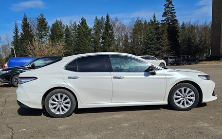 Toyota Camry, 2019 год, 2 850 000 рублей, 3 фотография