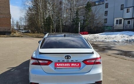 Toyota Camry, 2019 год, 2 850 000 рублей, 4 фотография