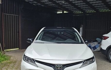 Toyota Camry, 2019 год, 2 850 000 рублей, 1 фотография