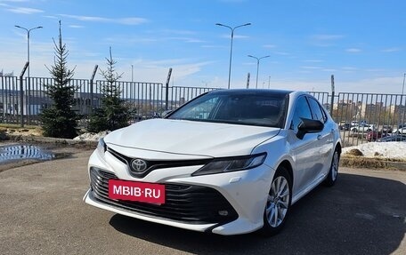 Toyota Camry, 2019 год, 2 850 000 рублей, 6 фотография