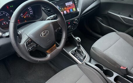 Hyundai Solaris II рестайлинг, 2021 год, 4 фотография