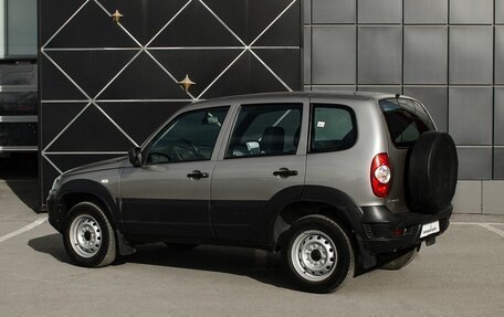 Chevrolet Niva I рестайлинг, 2019 год, 950 000 рублей, 6 фотография