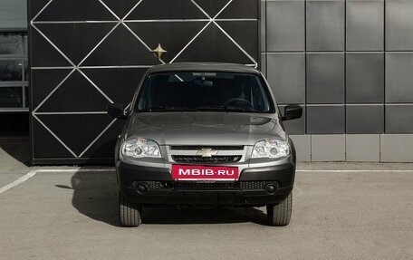 Chevrolet Niva I рестайлинг, 2019 год, 950 000 рублей, 3 фотография