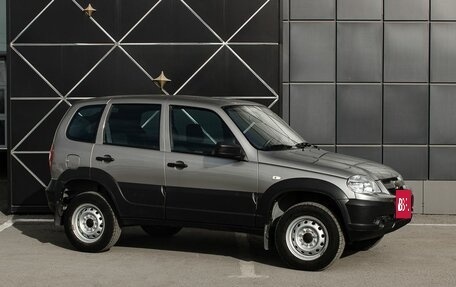 Chevrolet Niva I рестайлинг, 2019 год, 950 000 рублей, 5 фотография