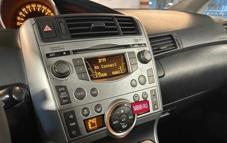 Toyota Verso I, 2010 год, 1 140 000 рублей, 17 фотография