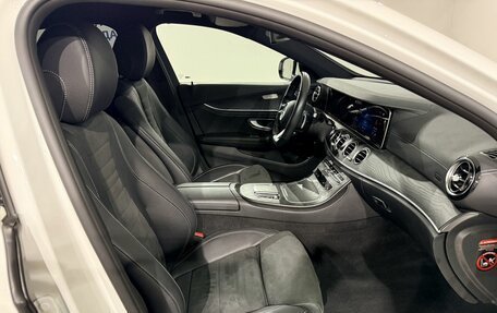 Mercedes-Benz E-Класс, 2022 год, 4 990 000 рублей, 17 фотография