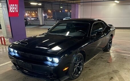 Dodge Challenger III рестайлинг 2, 2022 год, 4 875 000 рублей, 1 фотография