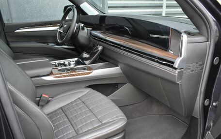 Cadillac Escalade V, 2024 год, 22 000 000 рублей, 17 фотография