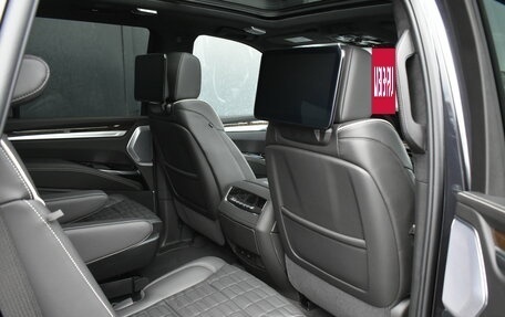 Cadillac Escalade V, 2024 год, 22 000 000 рублей, 18 фотография