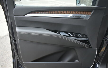 Cadillac Escalade V, 2024 год, 22 000 000 рублей, 26 фотография