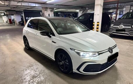 Volkswagen Golf VIII, 2021 год, 1 820 000 рублей, 2 фотография