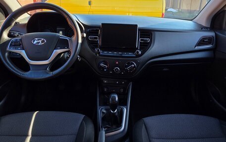 Hyundai Solaris II рестайлинг, 2020 год, 1 590 000 рублей, 2 фотография