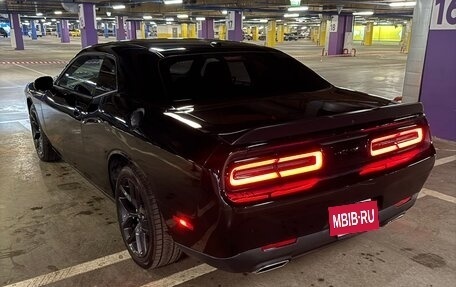 Dodge Challenger III рестайлинг 2, 2022 год, 4 875 000 рублей, 4 фотография