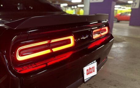 Dodge Challenger III рестайлинг 2, 2022 год, 4 875 000 рублей, 10 фотография