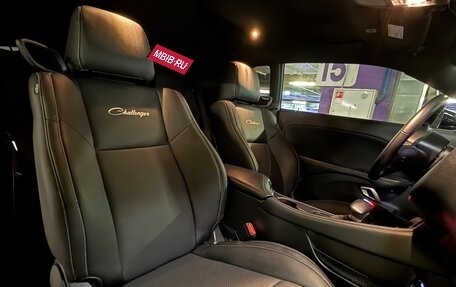 Dodge Challenger III рестайлинг 2, 2022 год, 4 875 000 рублей, 13 фотография